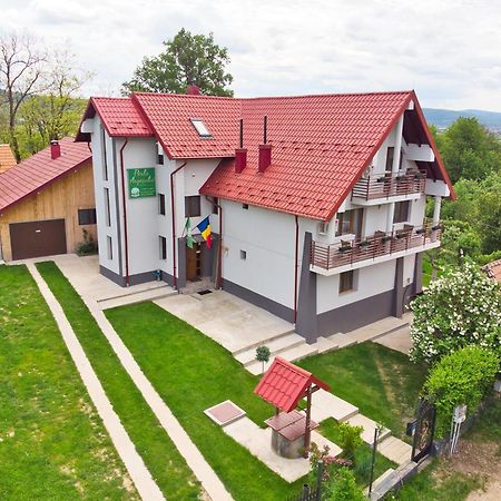 Perla Argesului, Ciubar, Piscina, Lift, Gratar, Cabana, Pensiuni, Hotel Cazare Transfagarasan Curtea De Arges Albestii de Arges Exteriör bild