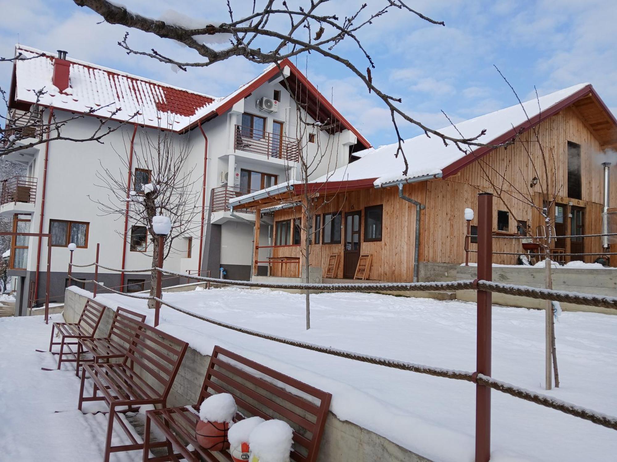 Perla Argesului, Ciubar, Piscina, Lift, Gratar, Cabana, Pensiuni, Hotel Cazare Transfagarasan Curtea De Arges Albestii de Arges Exteriör bild