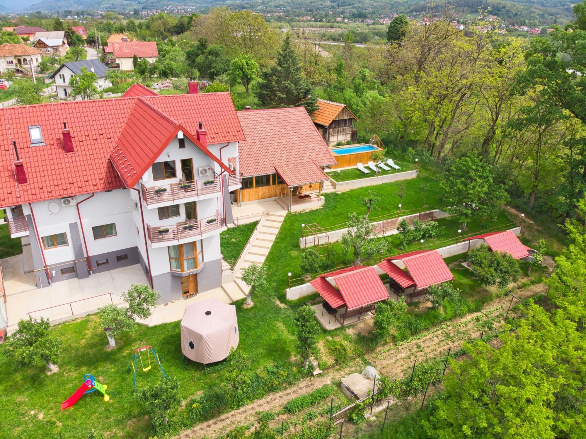 Perla Argesului, Ciubar, Piscina, Lift, Gratar, Cabana, Pensiuni, Hotel Cazare Transfagarasan Curtea De Arges Albestii de Arges Exteriör bild