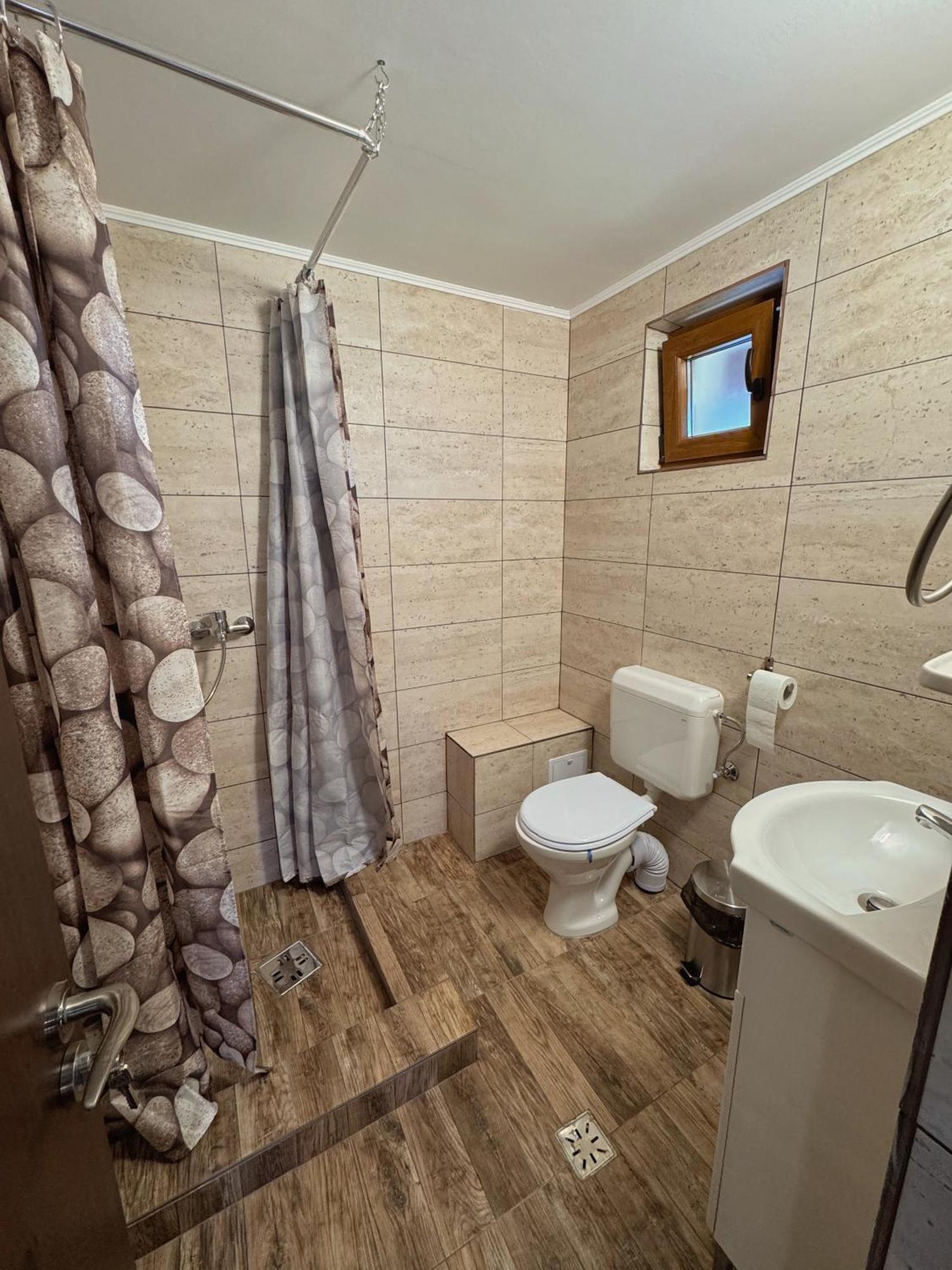 Perla Argesului, Ciubar, Piscina, Lift, Gratar, Cabana, Pensiuni, Hotel Cazare Transfagarasan Curtea De Arges Albestii de Arges Exteriör bild